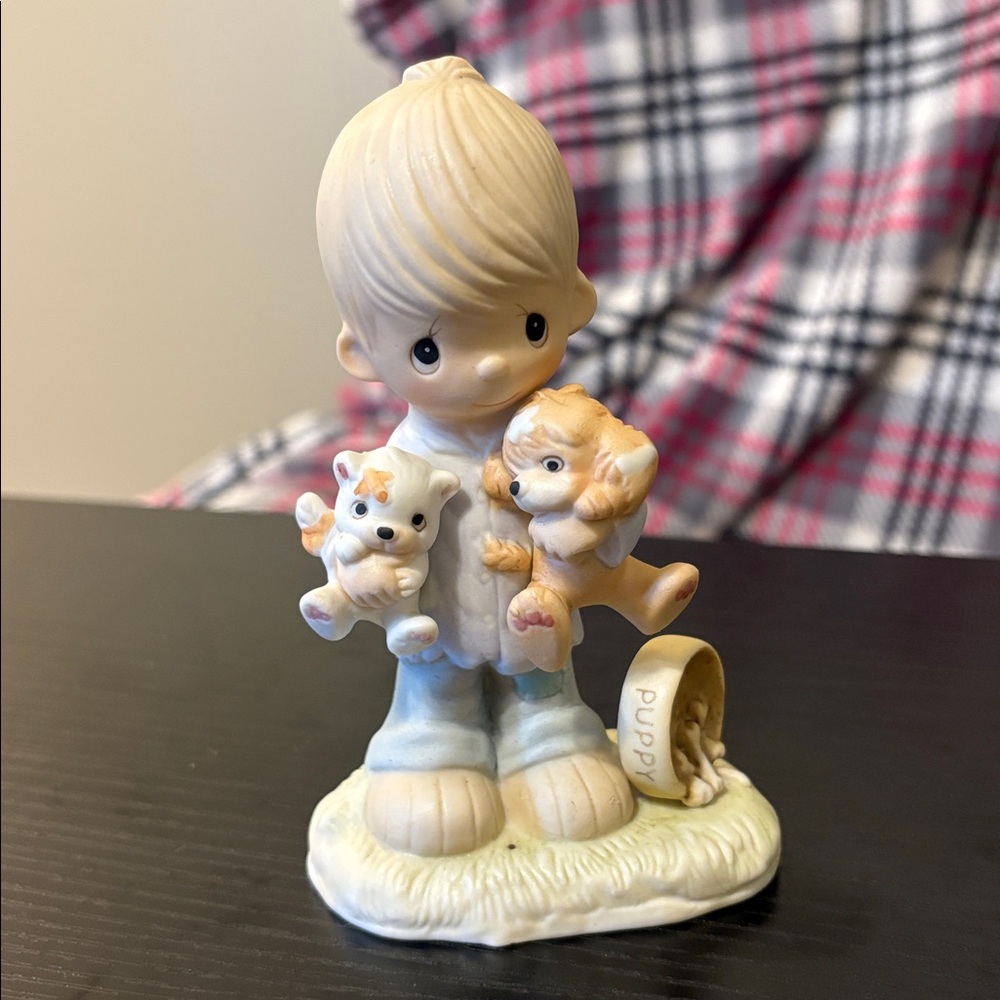 Precious moments vintage 1979 Blessed are the Peacemakers figurine